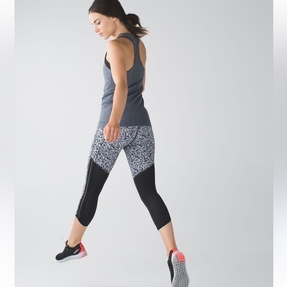 lululemon athletica Pants - Lululemon Pace Pusher Crop Size 6